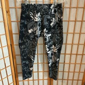 SOFT SURROUNDINGS FLORAL LEGGINGS